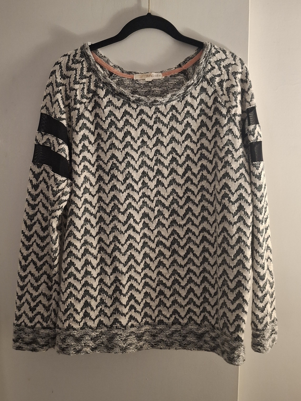 Rewind Women’s Black & White Chevron Sweater